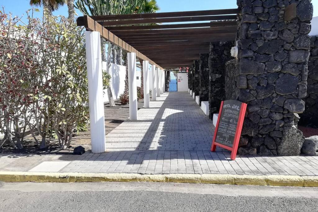 Apartamento LINA 25 PLAYA ROCA Costa Teguise Exterior foto